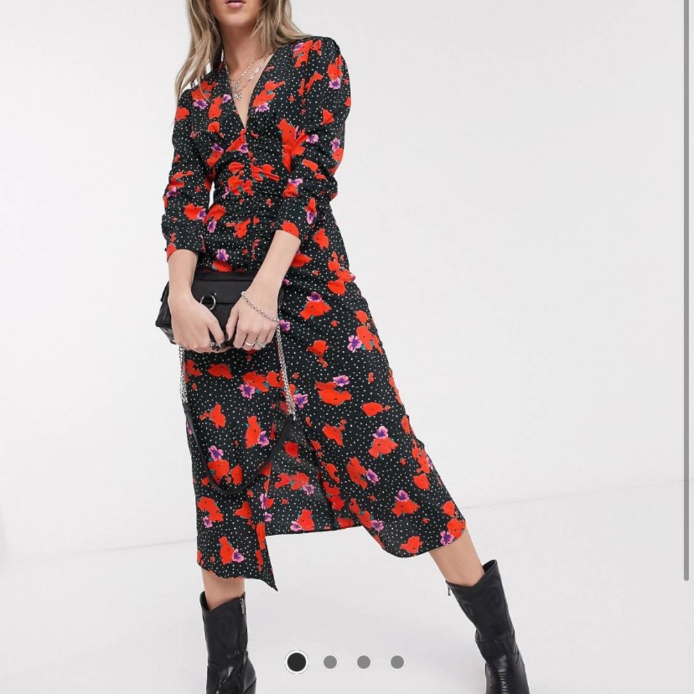 Topshop Midi V-neck in Spot & Floral Print